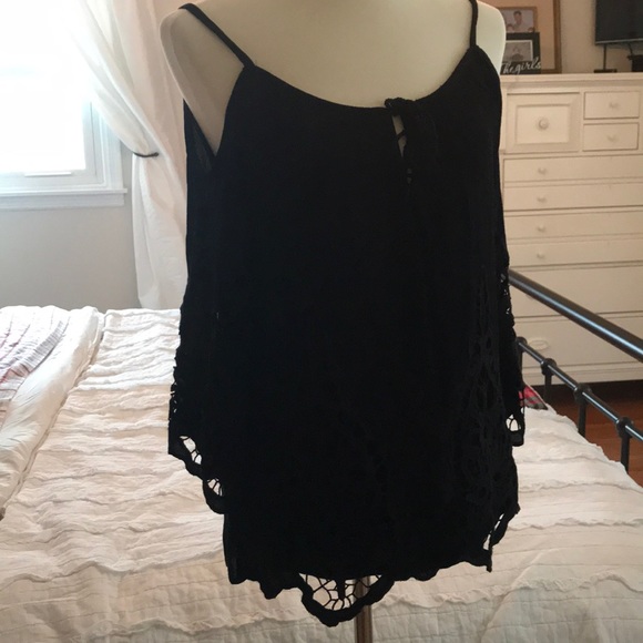 Cold shoulder lace blouse - Picture 5 of 5